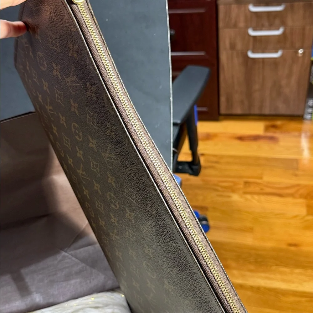 Louis Vuitton Poche Document Case for Ipad Laptop with free duster & Paperbag